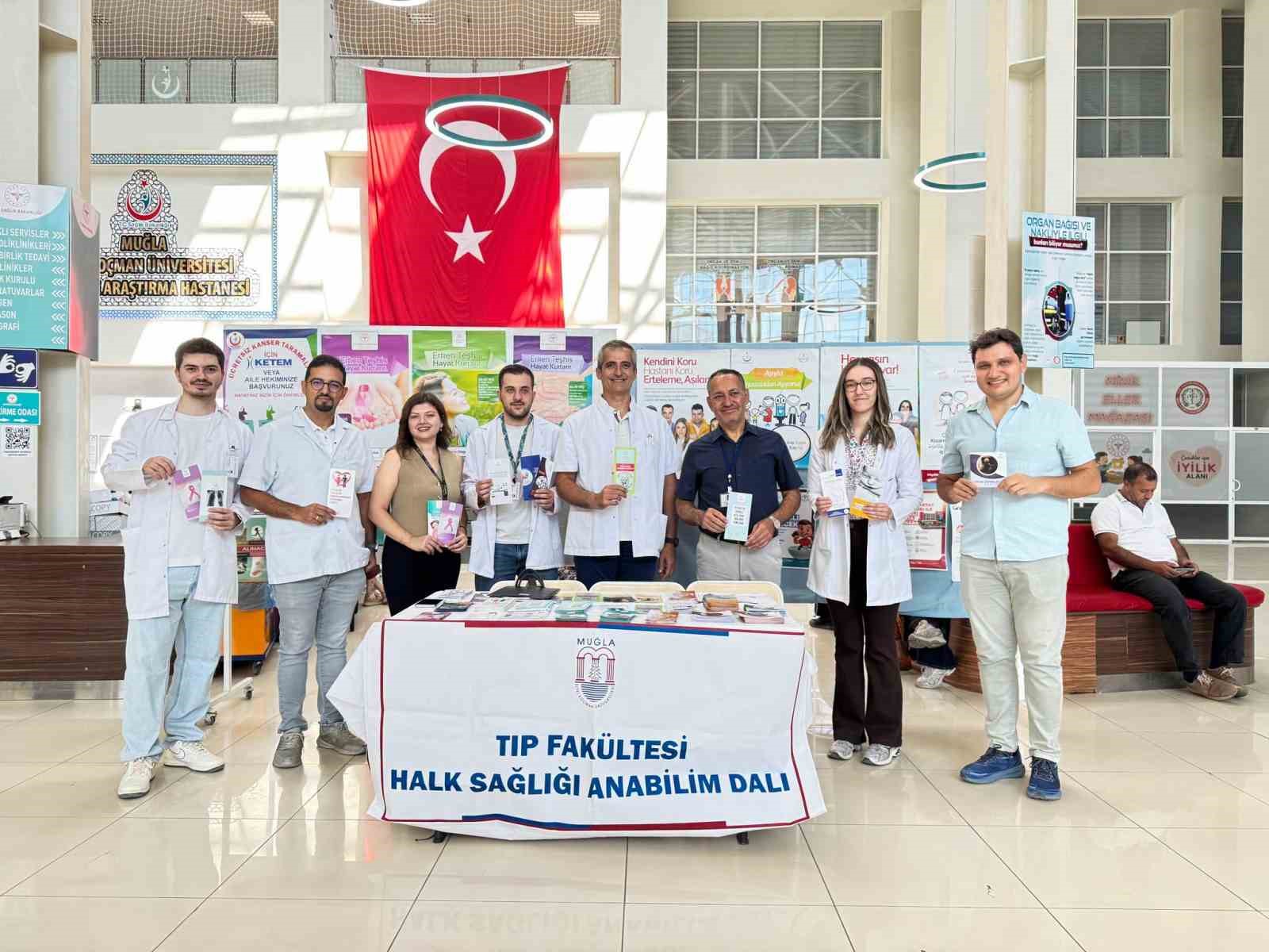 mugla-da-halk-sagligi-haftasi-kapsaminda-bilgilendirme-standi-kuruldu
