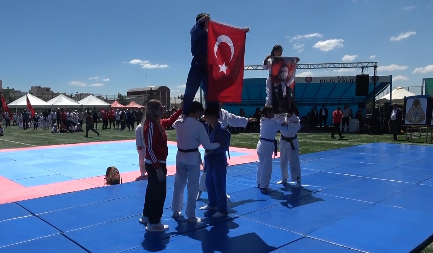19-mayis-ta-bayrak-heyecani