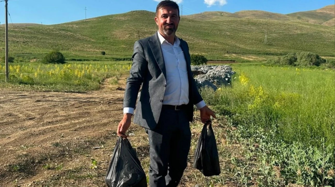 yol-kenarina-atilan-bira-siseleri-koyluyu-isyan-ettirdi