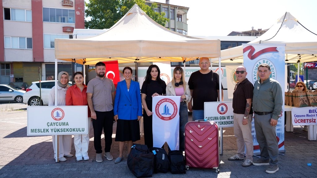 beun-ailesi-yeni-ogrencilerini-terminallerde-karsiladi