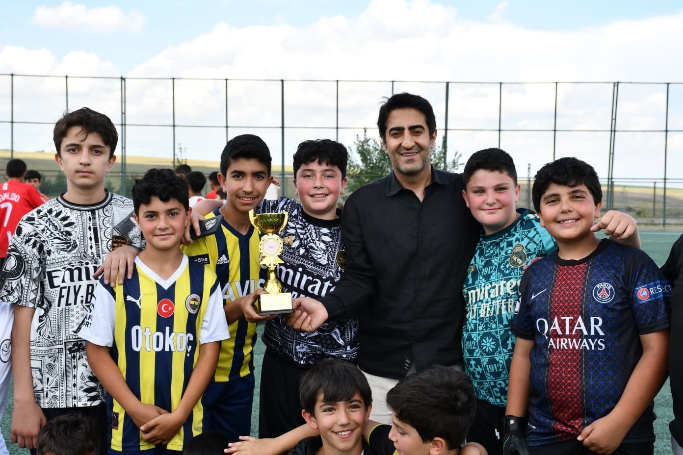 kars-ta-yaz-kur-an-kurslari-futbol-turnuvasi-sona-erdi-sampiyon-besevler-cami