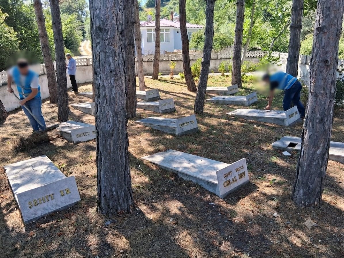 vezirkopru-de-15-temmuz-da-sehitlikte-anlamli-calisma