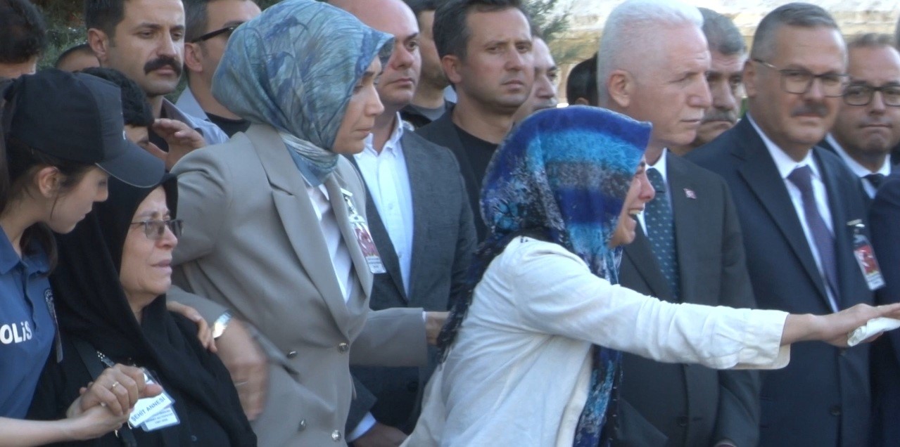 esenyurt-ta-denetim-sirasinda-sehit-olan-polis-memuru-son-yolculuguna-ugurlandi