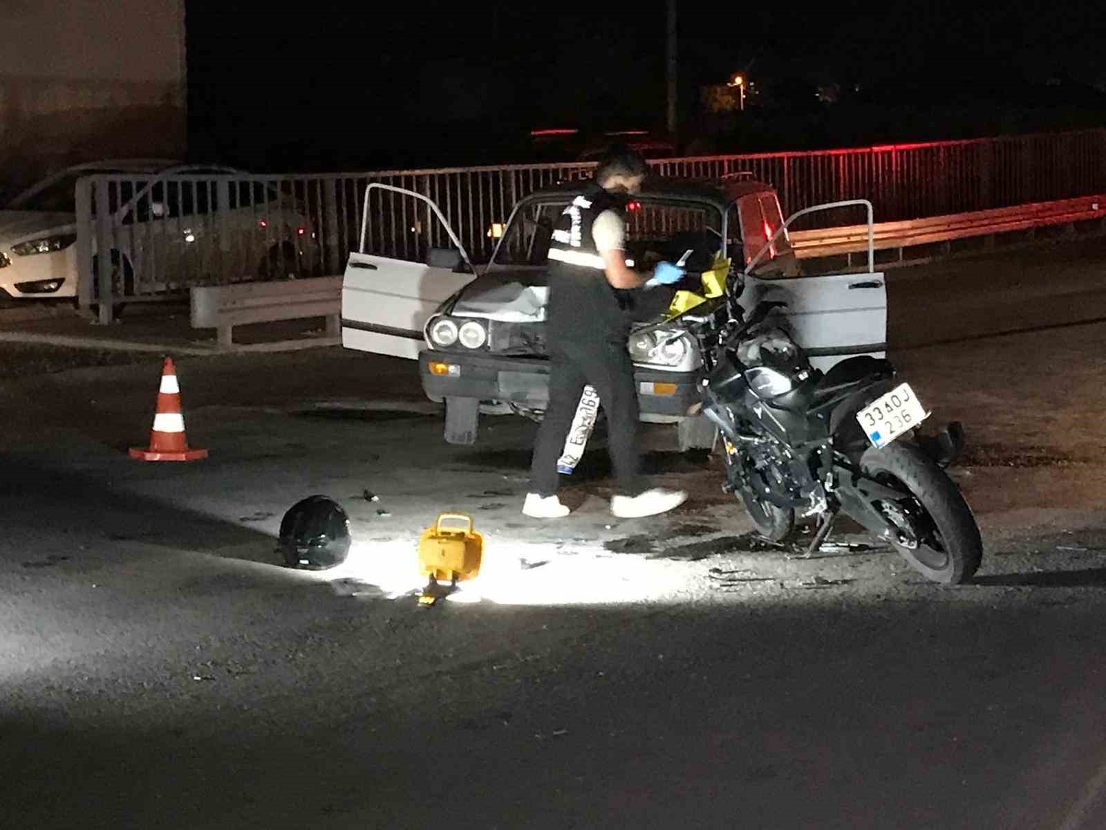 otomobille-carpisan-motosikletin-surucusu-agir-yaralandi