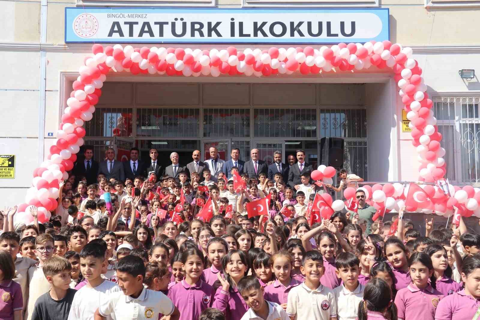 bingol-de-ilkogretim-haftasi-coskuyla-kutlandi