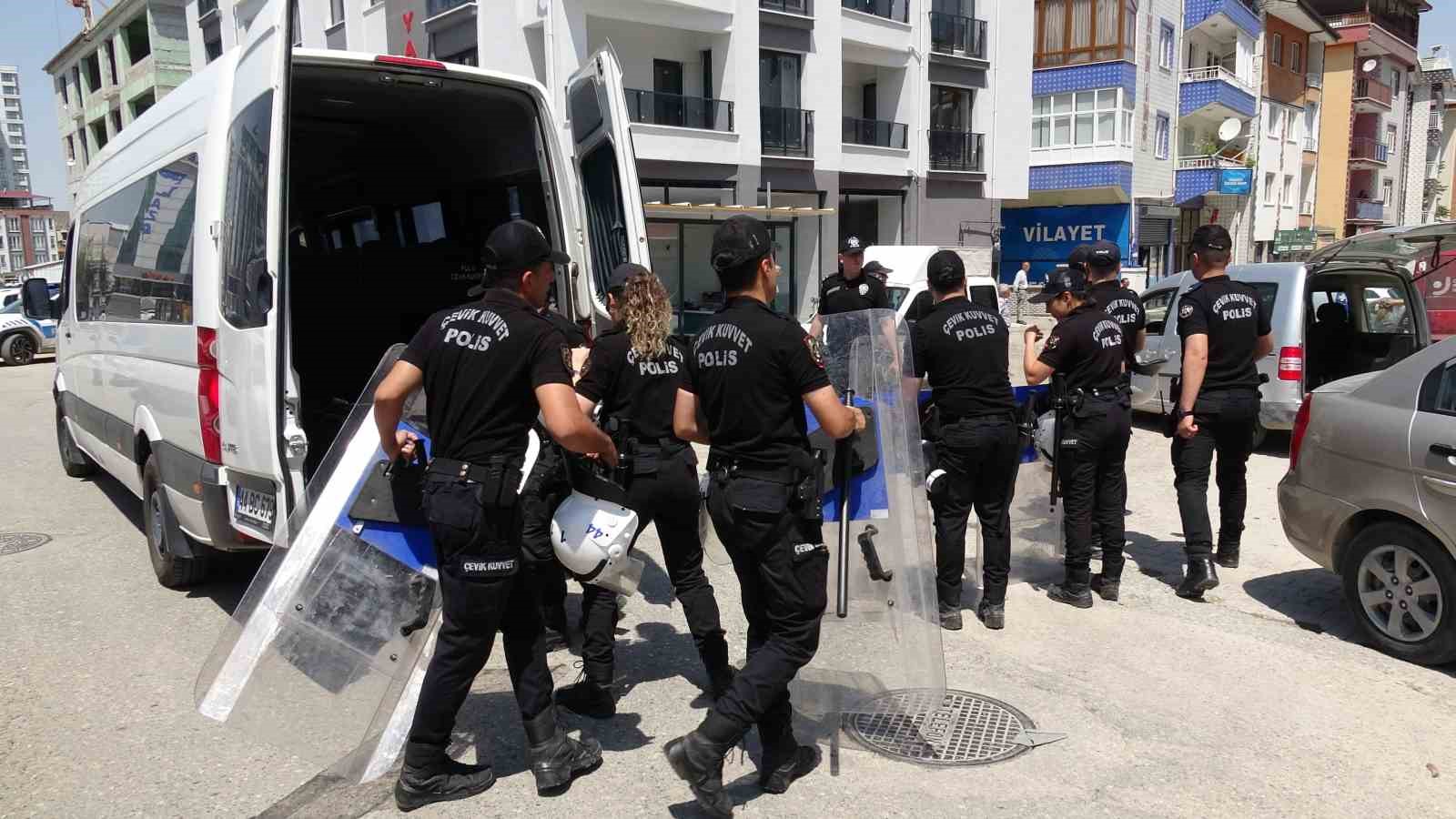 chp-malatya-il-baskanligi-binasinda-gerginlik
