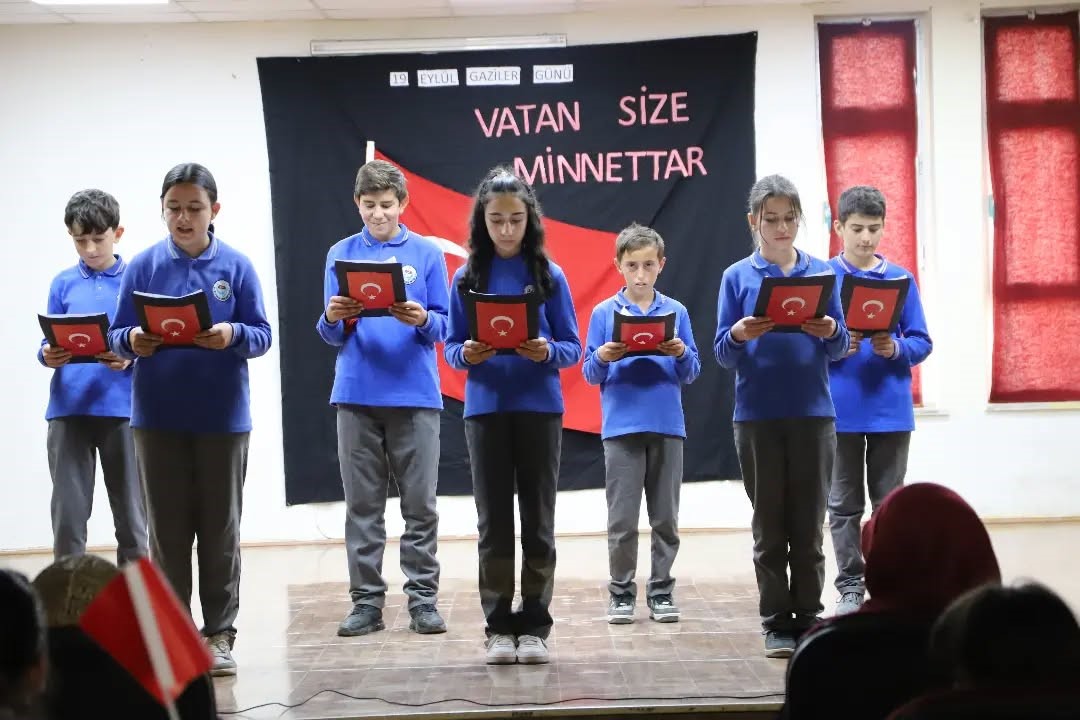 bayburt-ta-ogrencilerden-gaziler-gunu-programi