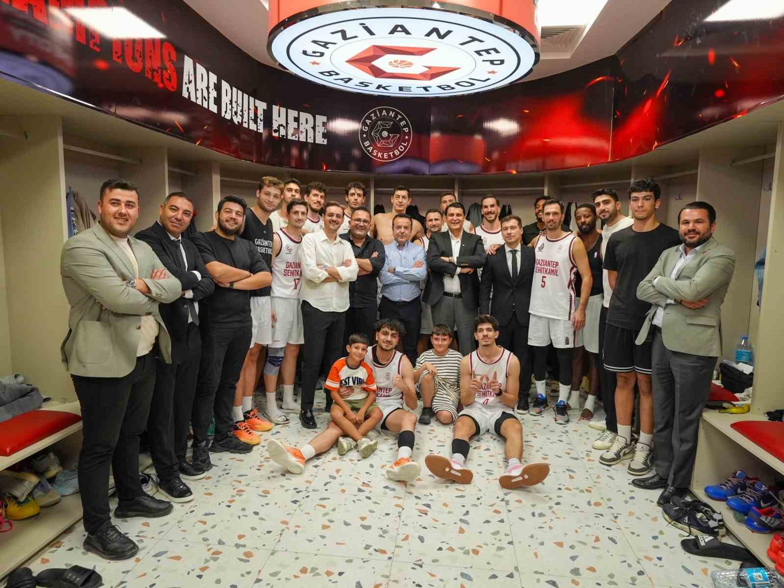 gaziantep-basketbol-evindeki-ilk-mactan-galibiyetle-ayrildi