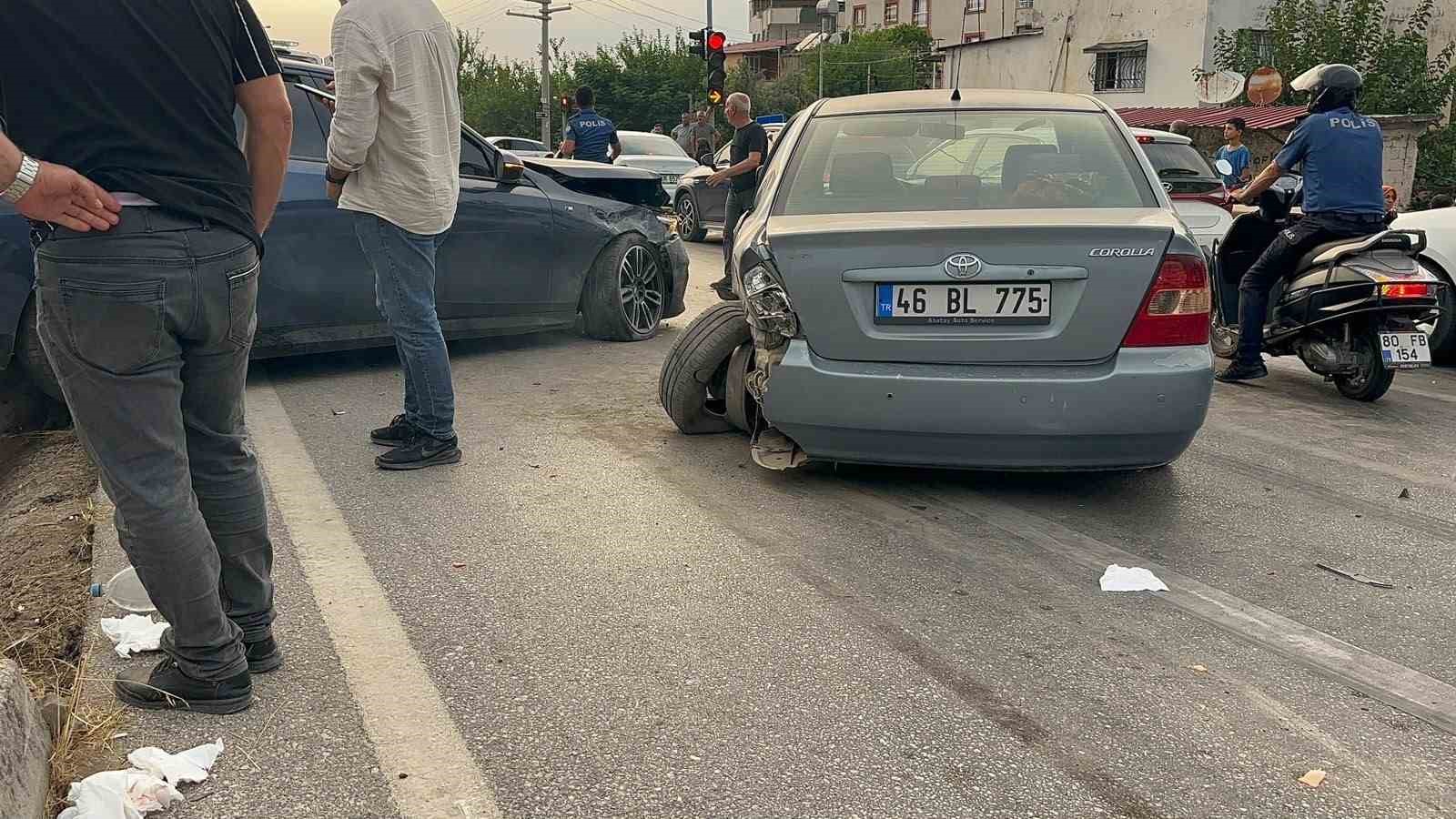 osmaniye-de-zincirleme-trafik-kazasi-2-yarali