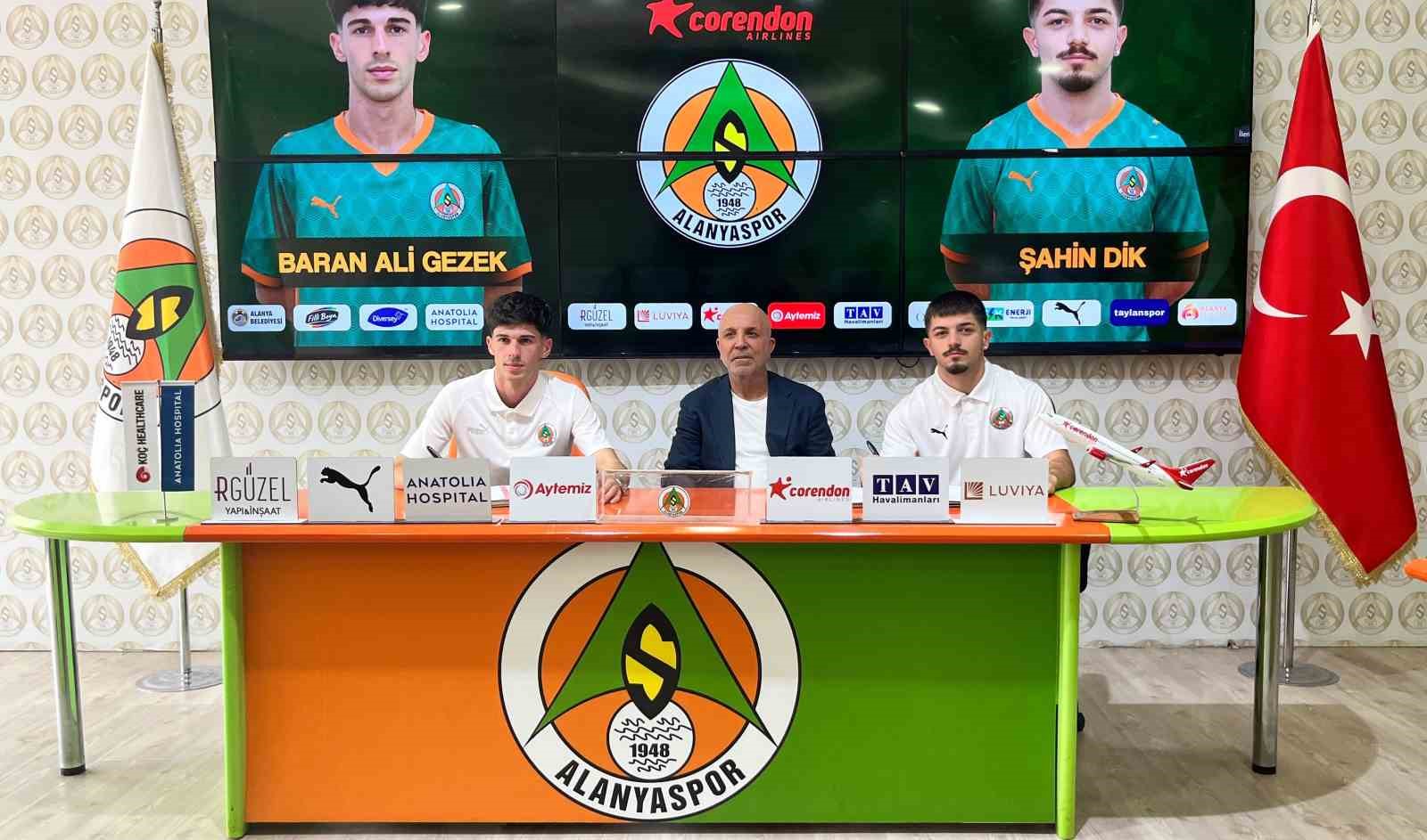 alanyaspor-dan-orta-sahaya-cifte-takviye