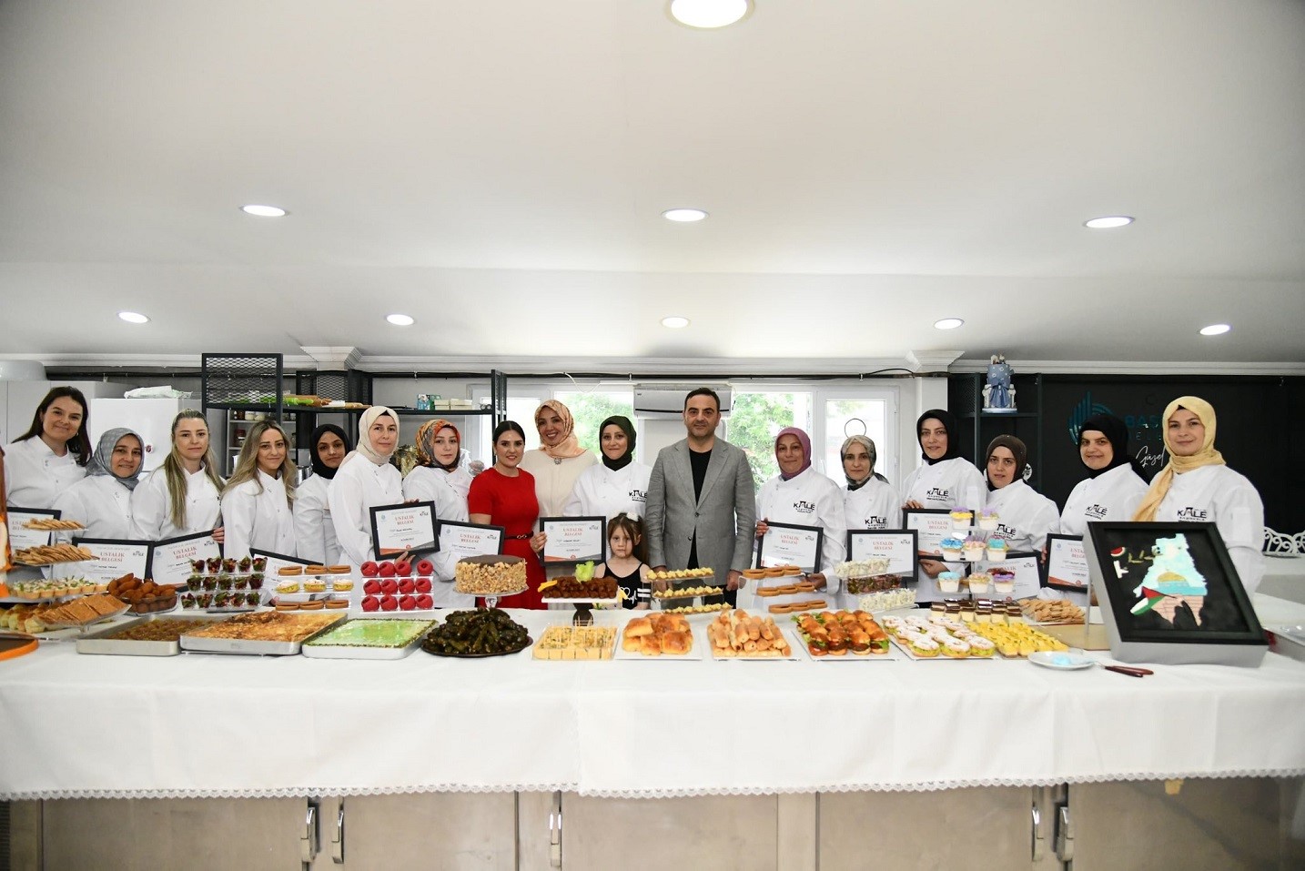 pastacilik-akademisi-nde-mezuniyet-coskusu