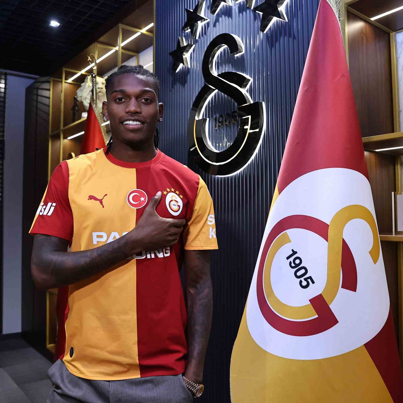 galatasaray-leao-ile-4-yillik-sozlesme-imzaladi