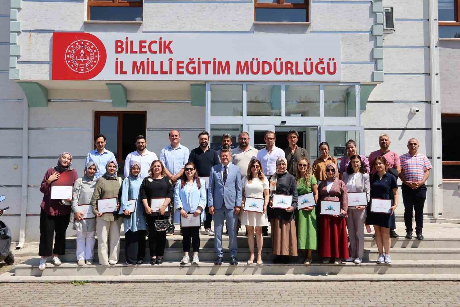 bilecik-te-harezmi-ogretmenlerine-sertifika-verildi