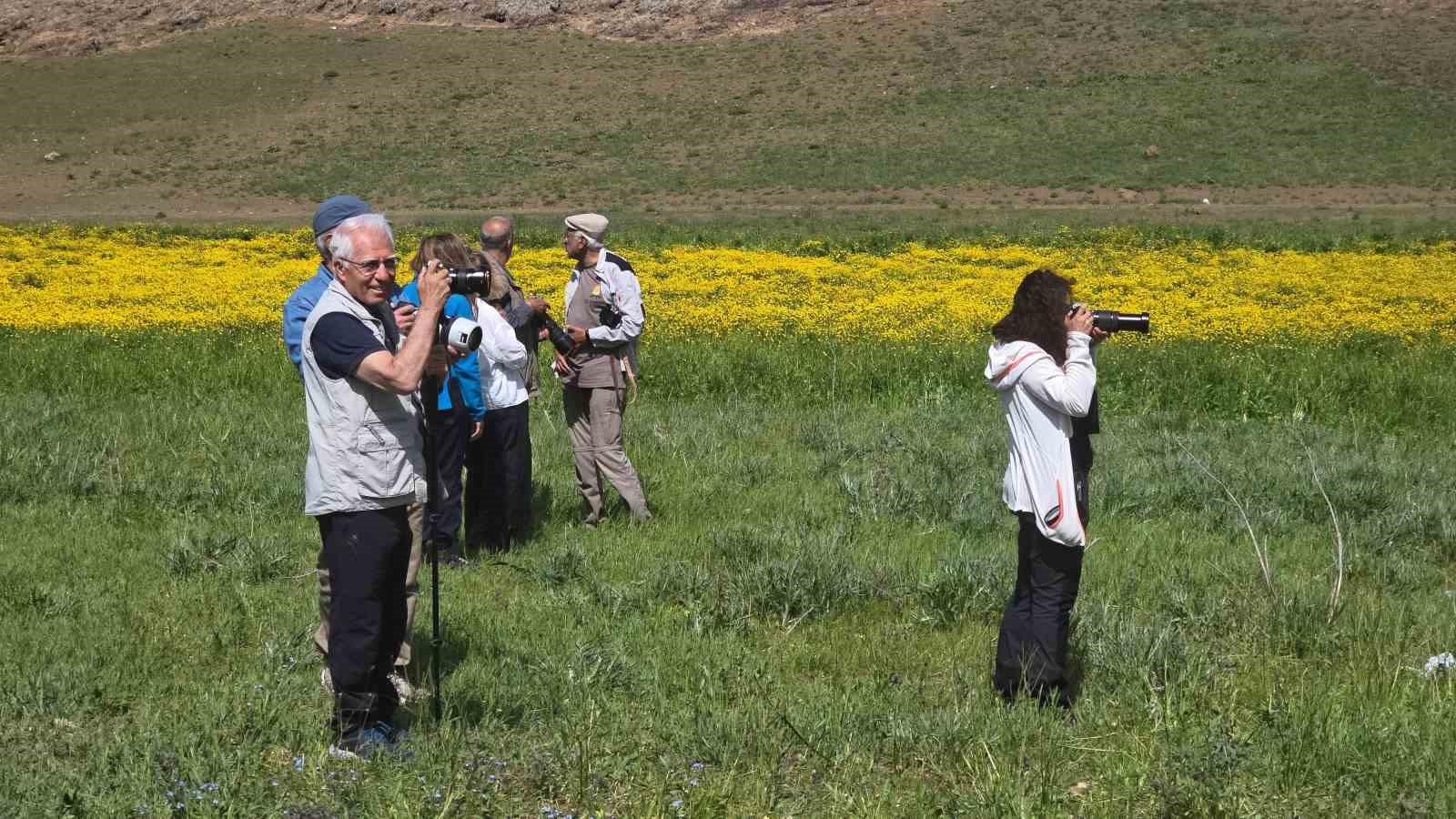 doga-icin-deklansore-bastilar-dostlar-fotograf-grubu-van-in-sulak-alanlarini-fotografladi