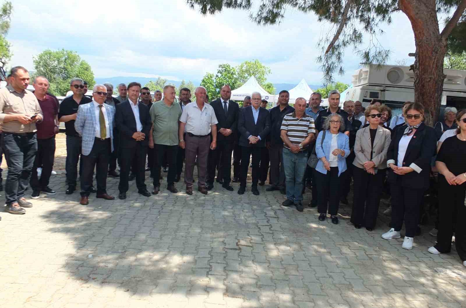 burhaniye-de-eski-okul-as-evi-ve-genclik-toplanti-odasi-oldu