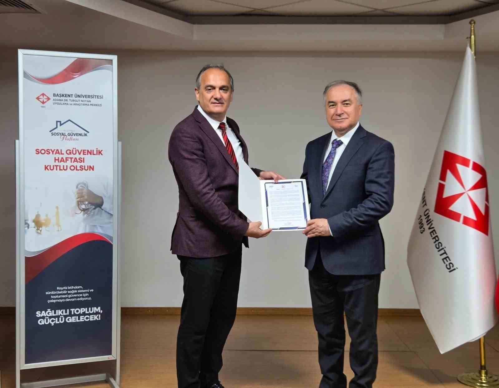 sgk-dan-baskent-universitesi-adana-dr-turgut-noyan-uygulama-ve-arastirma-merkezi-ne-tesekkur-belgesi