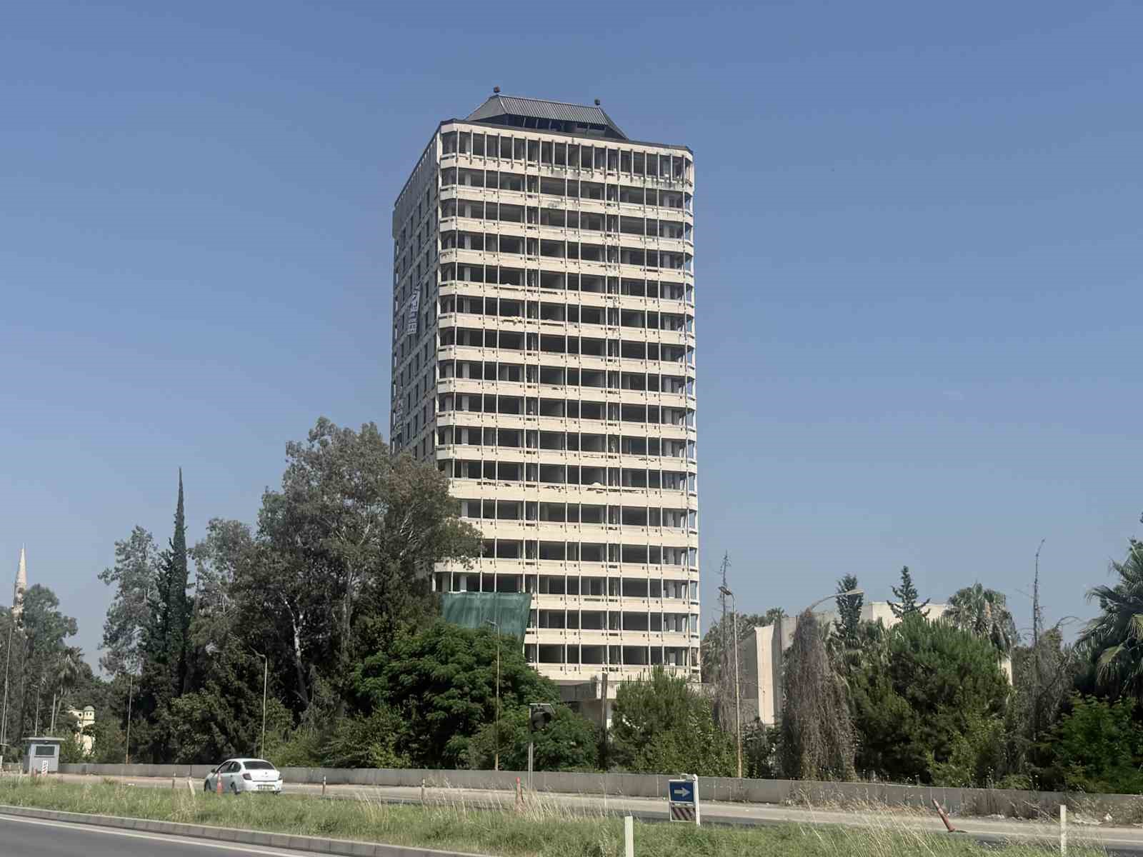 adana-da-16-katli-cukobirlik-hizmet-binasi-2-bin-700-dinamitle-yikilacak