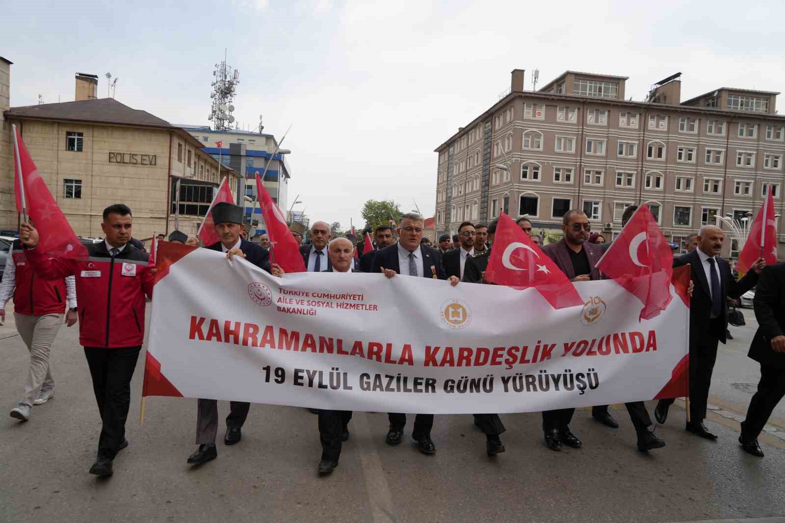 erzurum-da-gaziler-gunu-dolayisiyla-kortej-yuruyusu