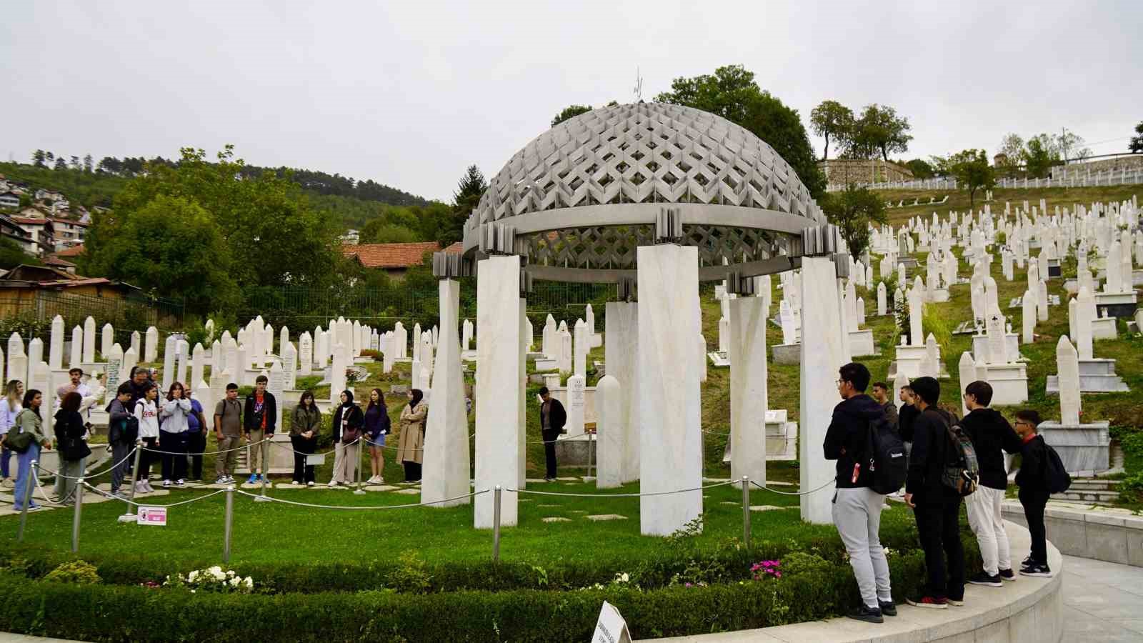 gaziantep-in-lgs-sampiyonlarina-bosna-hersek-odulu