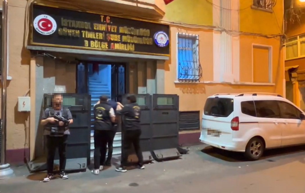 beyoglu-nda-bir-sahsin-cebinden-telefon-calan-supheli-kisa-surede-yakalandi