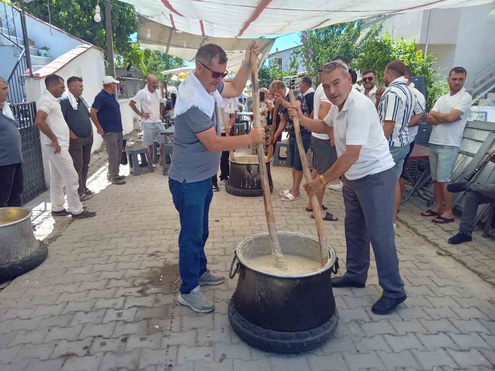 burhaniye-de-keskek-dovme-gelenegi-devam-ediyor