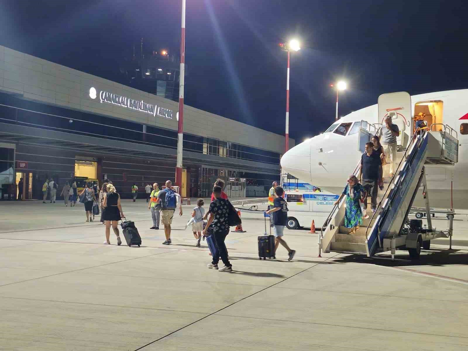 canakkale-havalimani-temmuz-ayinda-9-bin-952-yolcuya-hizmet-verdi