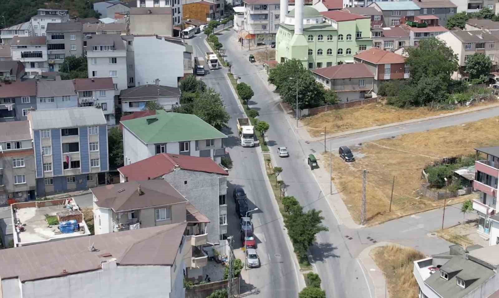 mahalle-sakinlerinden-hafriyat-kamyonu-tepkisi-cocuklarimiz-tehlike-altinda