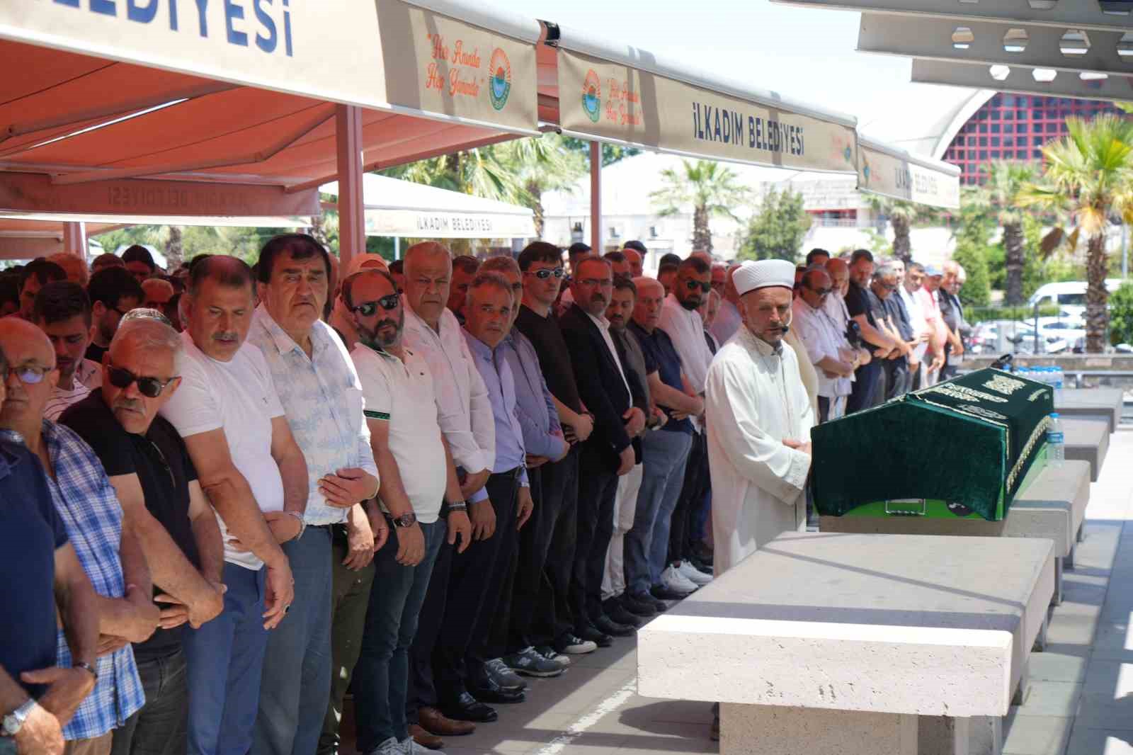 trafik-kazasinda-hayatini-kaybeden-genc-motosikletci-son-yolculuguna-ugurlandi