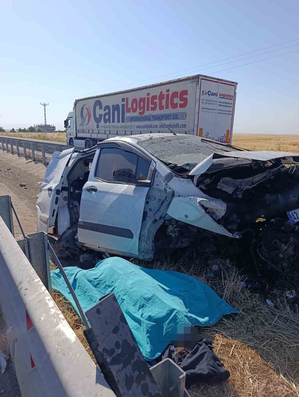 mardin-de-otomobil-refuje-carpti-1-olu-2-yarali