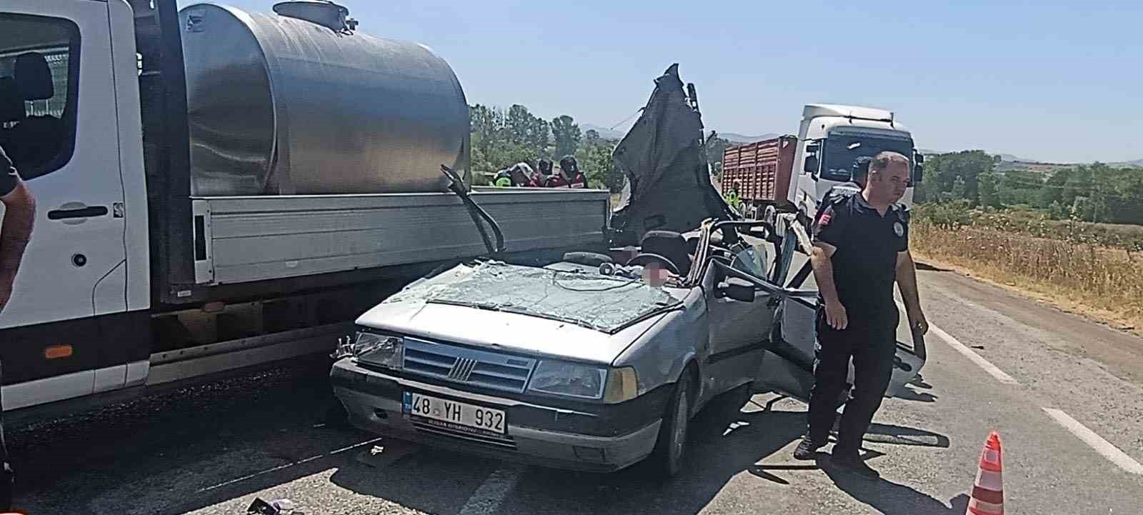 canakkale-de-trafik-kazasi-2-si-agir-4-yarali