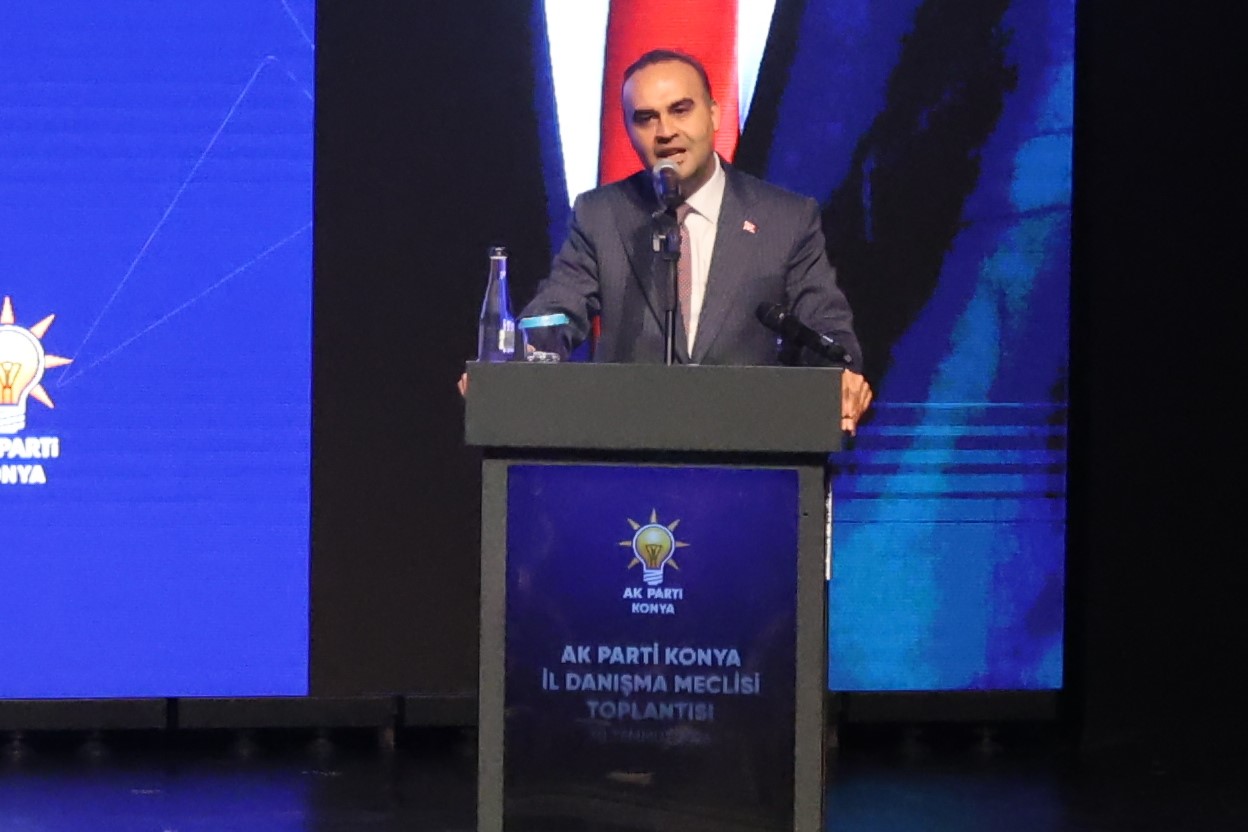 bakan-kacir-ay-yildizli-bayragimizi-kendi-uzay-aracimizla-ay-a-ulastiracagiz