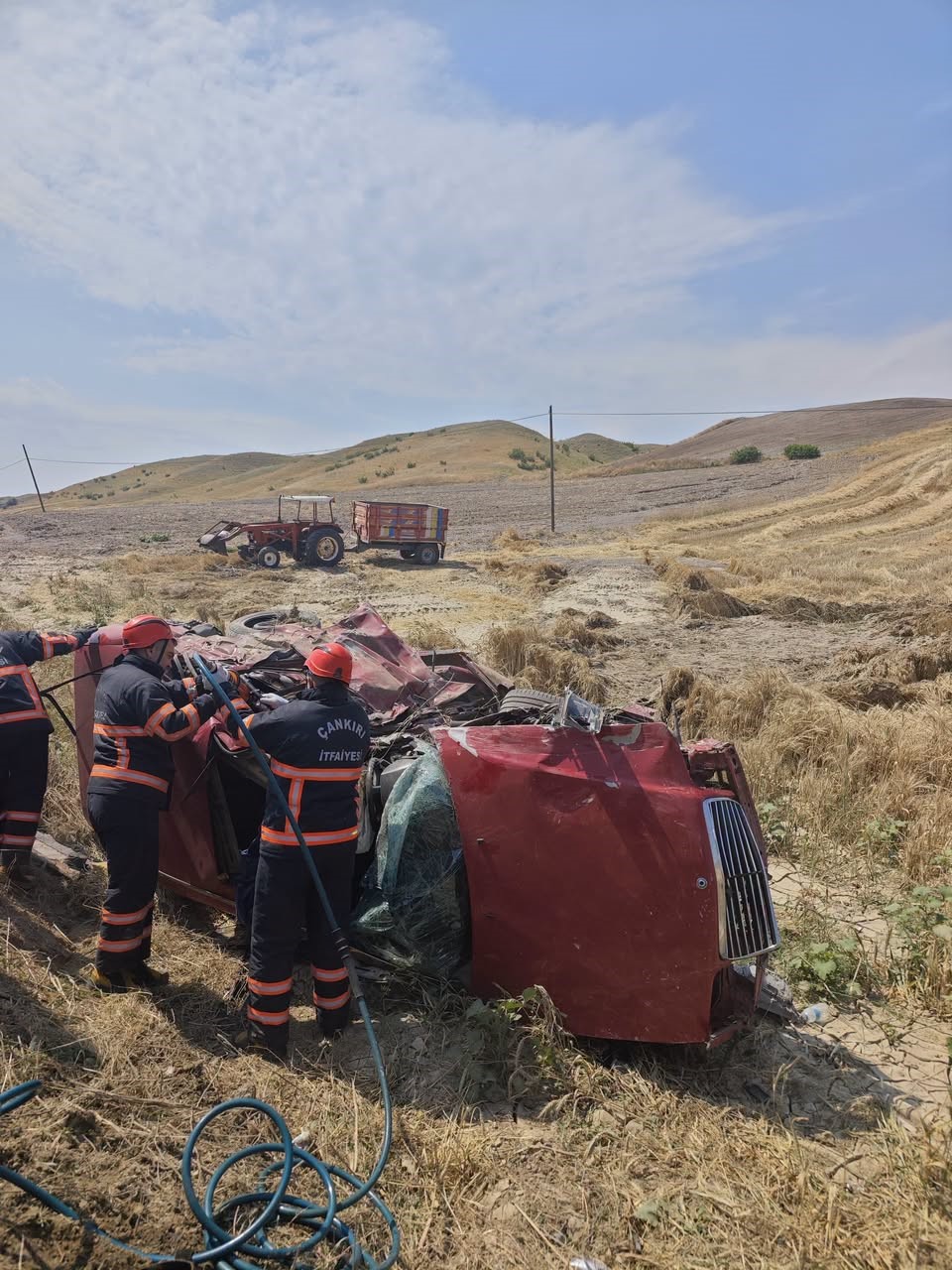 cankiri-da-hafif-ticari-arac-ile-otomobil-carpisti-3-olu-4-yarali