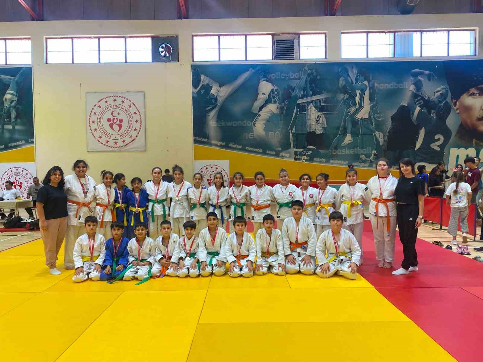 salihli-den-21-madalyalik-zafer