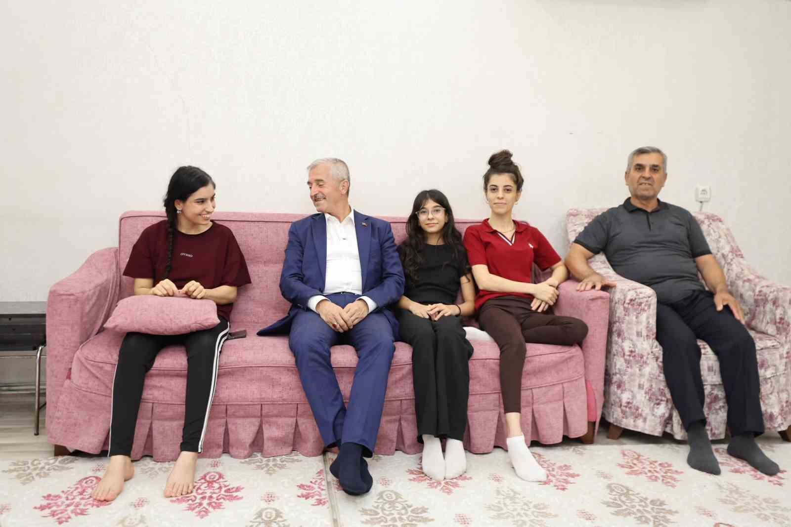 mehmet-tahmazoglu-ndan-vatandaslara-ev-ziyareti