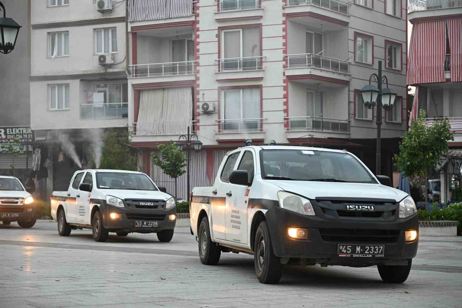 manisa-buyuksehir-den-sarigol-genelinde-ilaclama-calismasi