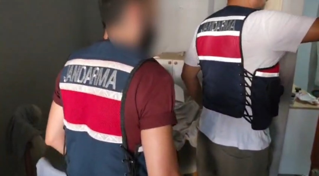 adana-da-uyusturucu-ve-silah-operasyonu-4-supheli-tutuklandi