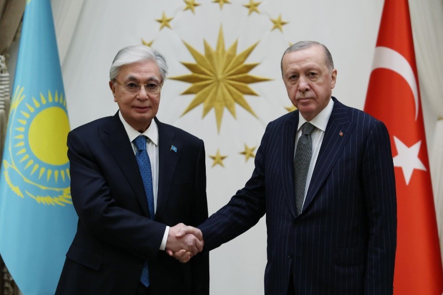 cumhurbaskani-erdogan-kazakistan-cumhurbaskani-tokayev-ile-gorustu