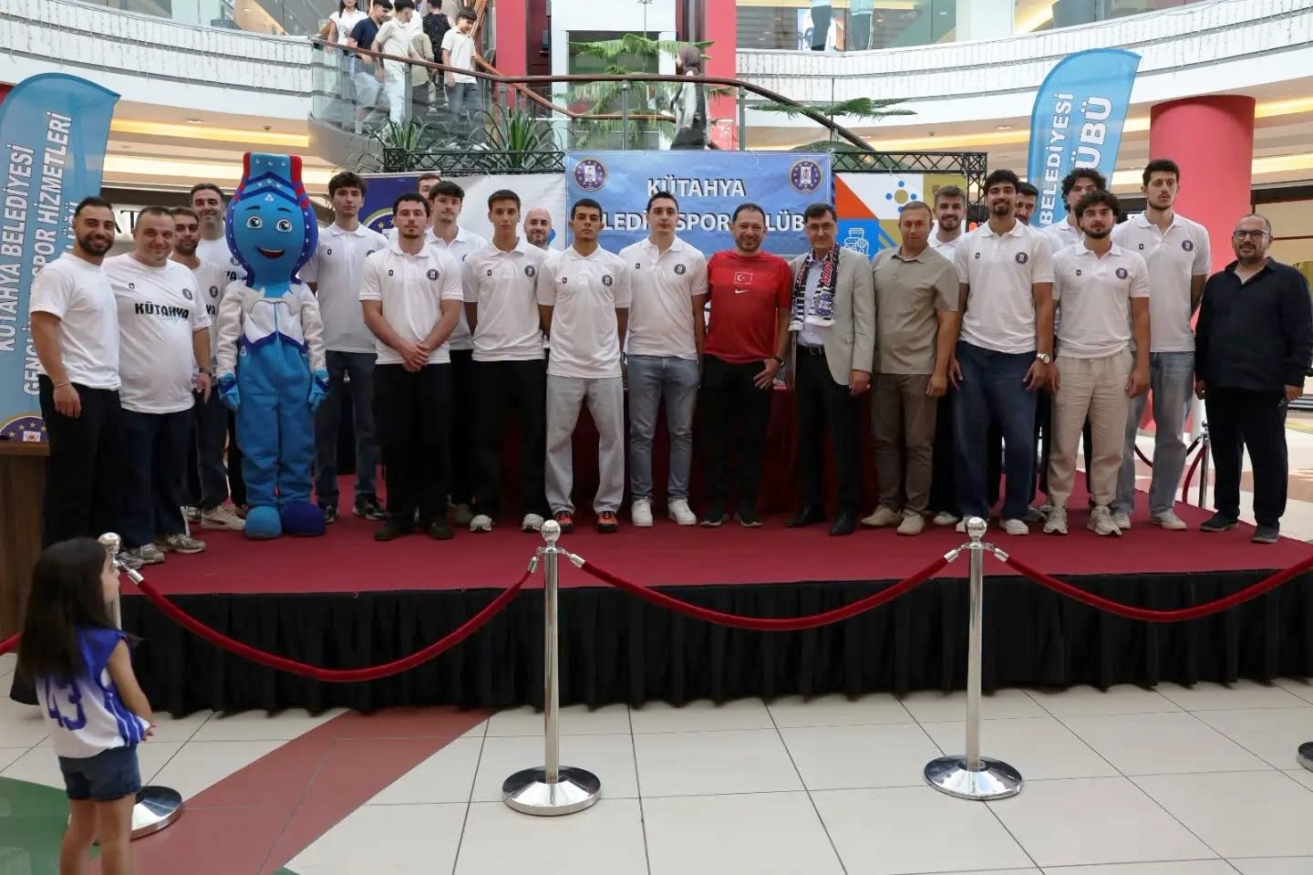 kutahya-belediyespor-basketbol-takimi-yeni-sezon-oncesi-gorucuye-cikti