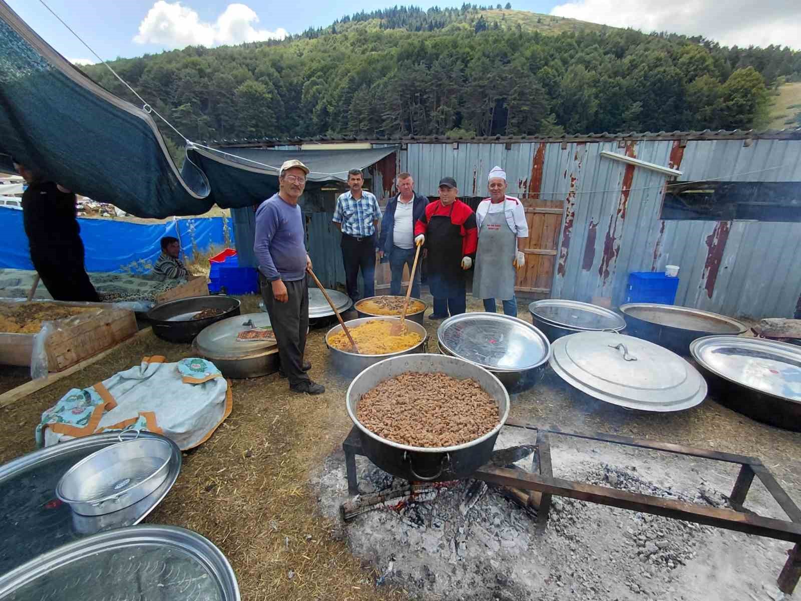 abant-ta-hacet-bayrami-renkli-goruntulere-sahne-oldu