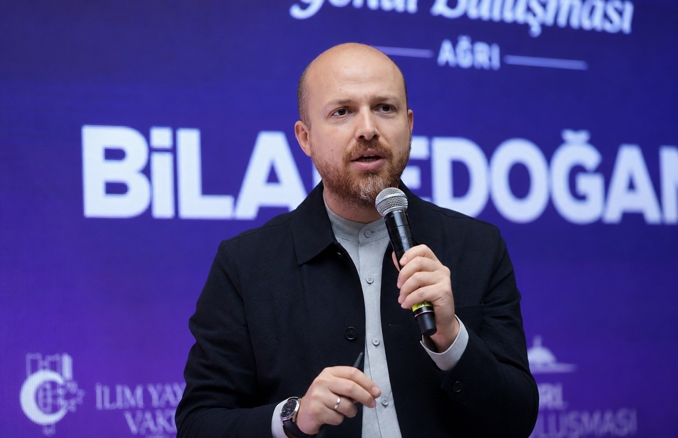 bilal-erdogan-gencler-once-kendi-kulturunu-ve-tarihini-tanimali