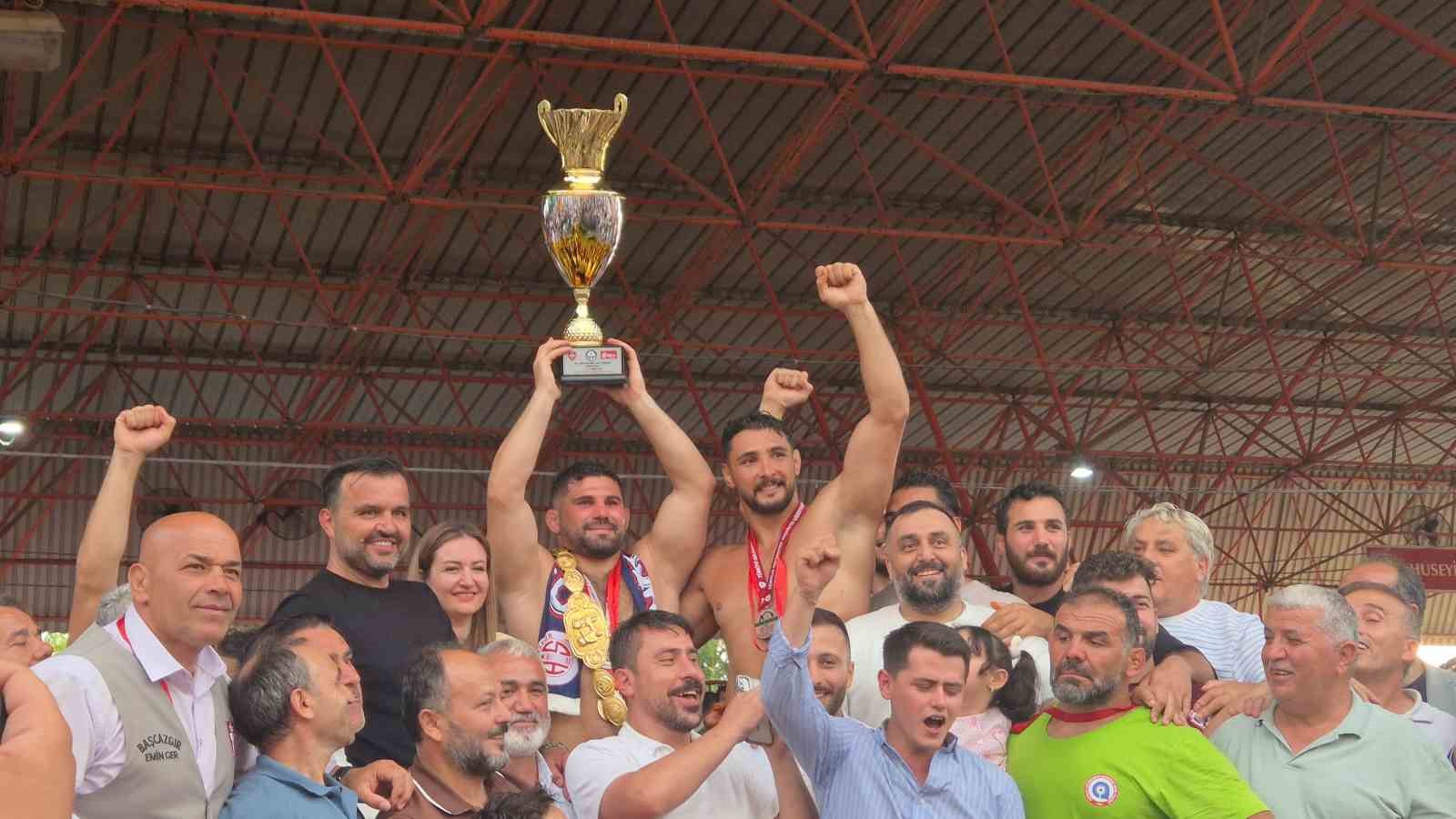 baspehlivan-erkan-tas-altin-kemerini-takti