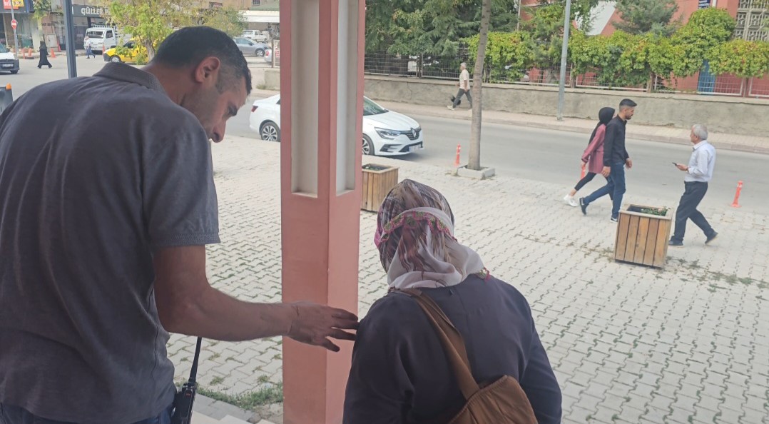 elazig-da-dilencilere-zabita-operasyonu-bahaneleri-pes-dedirtti