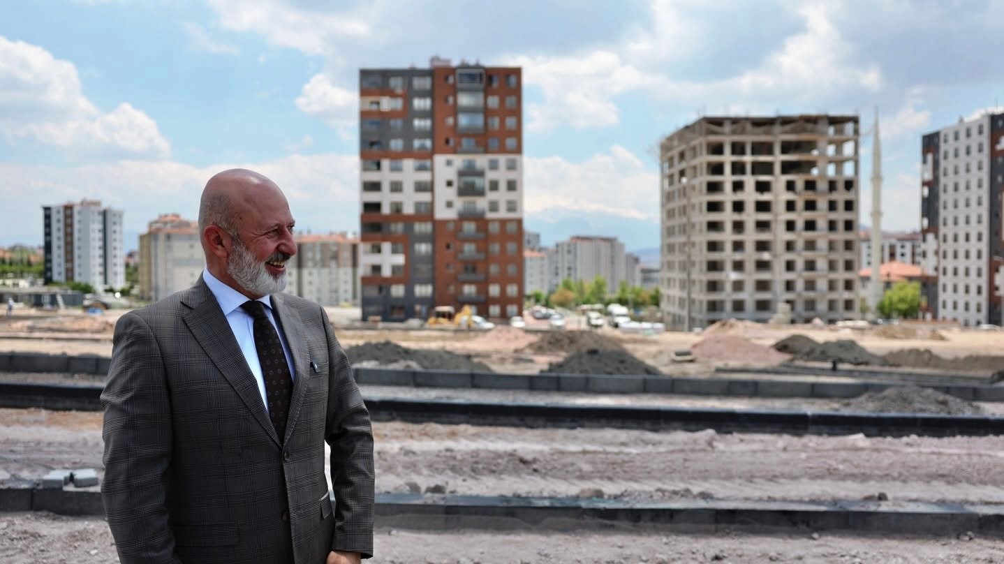 baskan-colakbayrakdar-kentsel-donusumle-birlikte-yasam-alanlarini-da-insa-ediyoruz