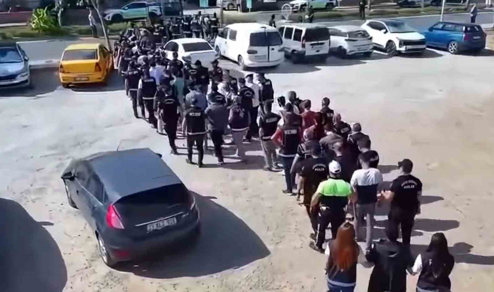 sahte-internet-sitesi-ile-vize-basvurusunda-bulunan-vatandaslari-dolandiran-sebeke-cokertildi