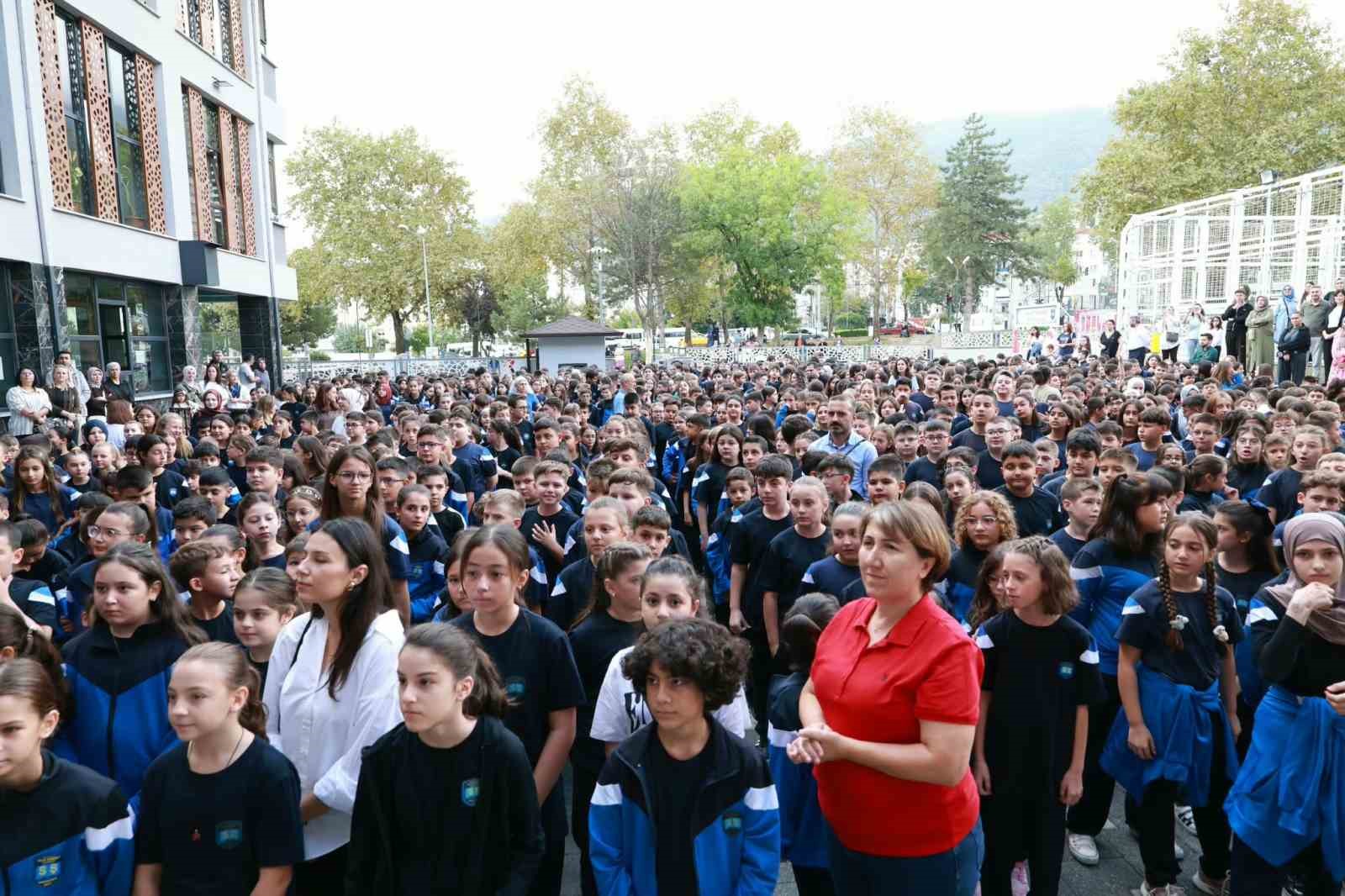baskan-aydin-ogrencilerin-ilk-gun-heyecanini-paylasti