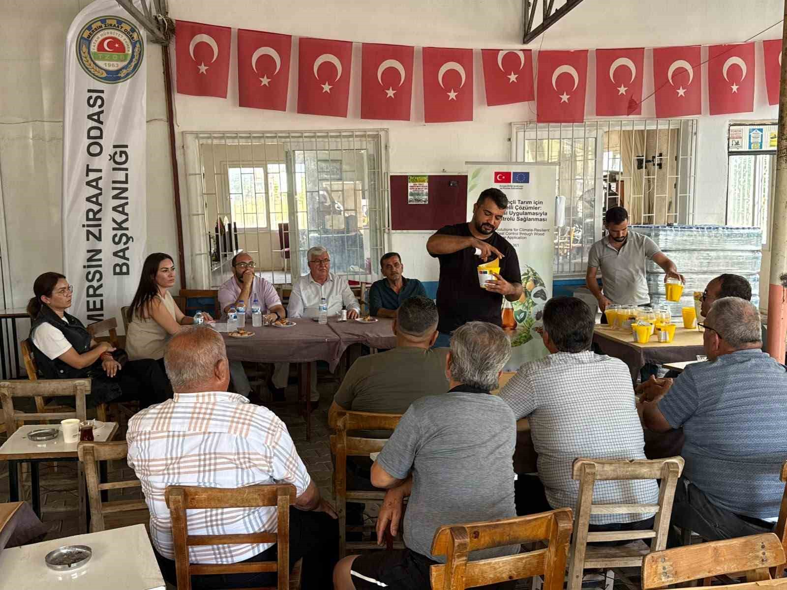 mersin-de-ciftcilere-akdeniz-meyve-sinegiyle-mucadele-egitimi