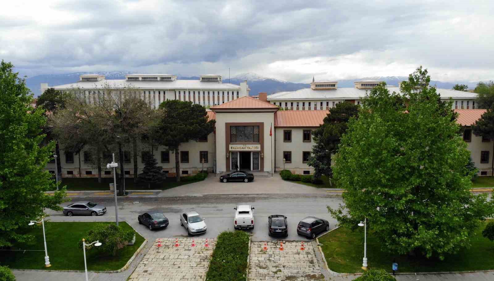 erzincan-da-cadde-ve-sokaklar-bos-kaldi