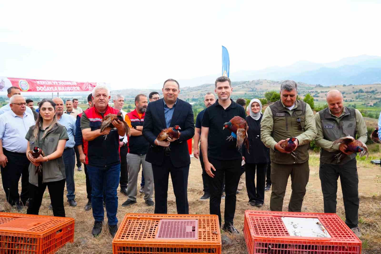 erbaa-belediyesi-nden-keneyle-mucadeleye-halkali-sulun-ve-kekliklerle-destek