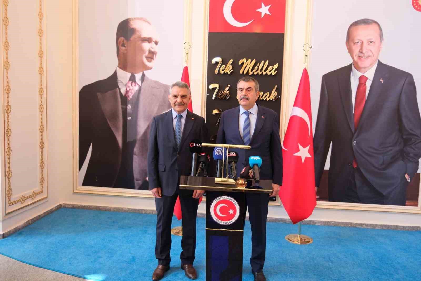 bakan-tekin-1-milyon-22-bin-658-ogrenci-sinava-girecek