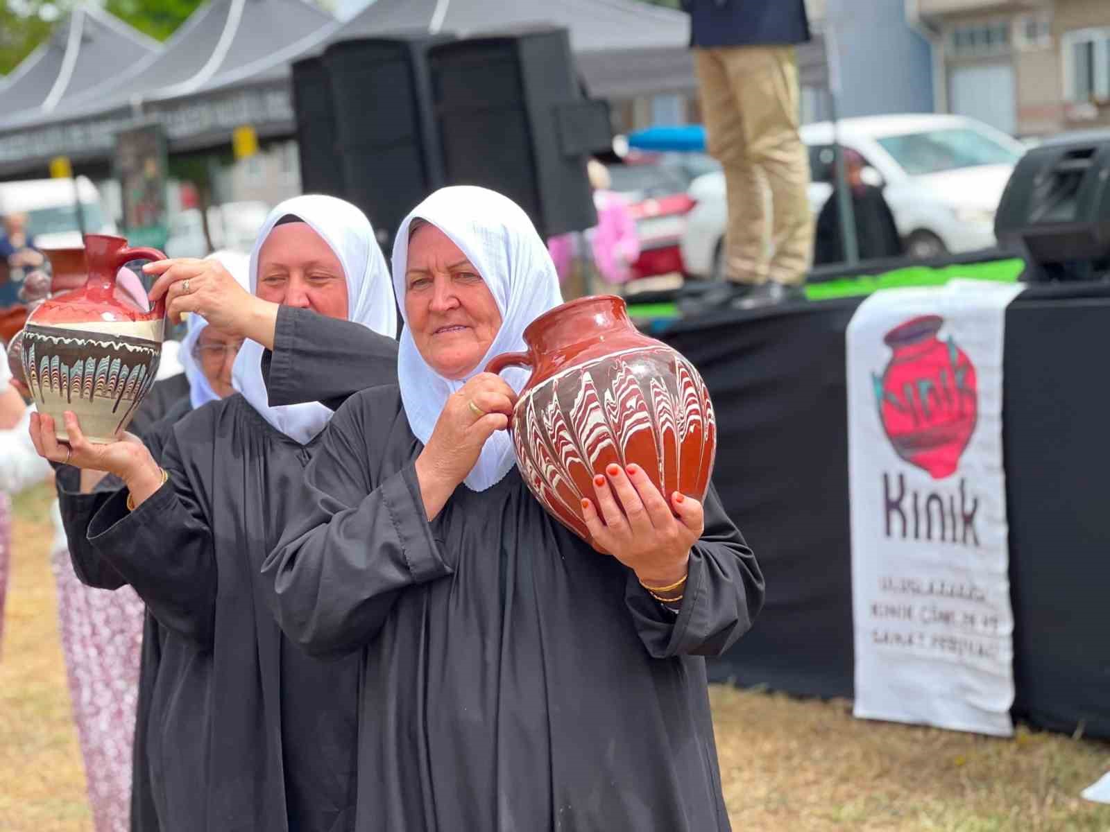 kinik-ta-comlek-sanatinin-kalbi-atti